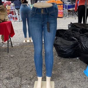 Women’s skinny jeans